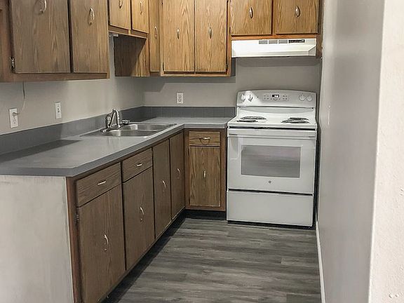 3rd image of 671 S Western Ave #7693262