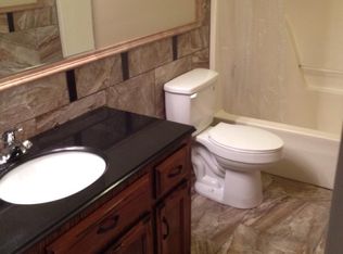 35 Flatwood Rd, London, AR 72847