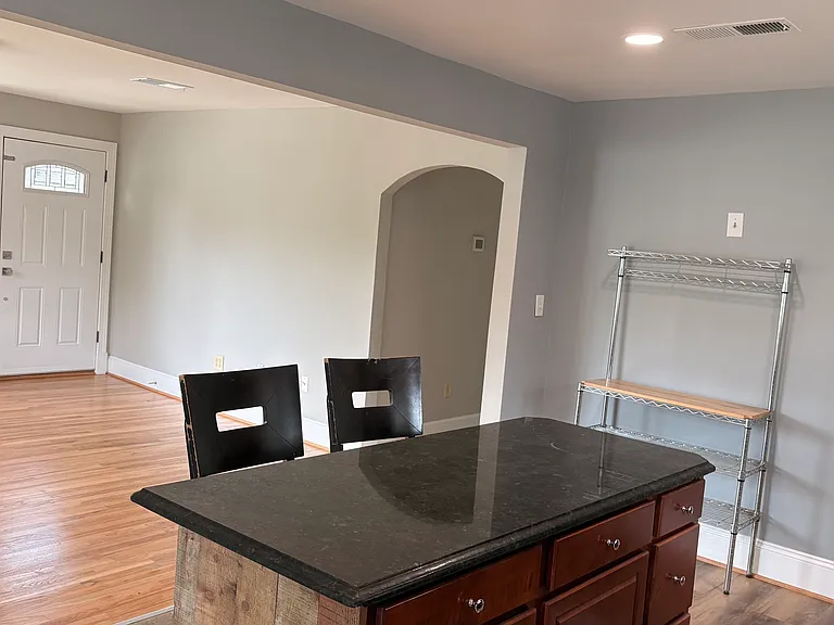 14651 Pratt St — Photo 9