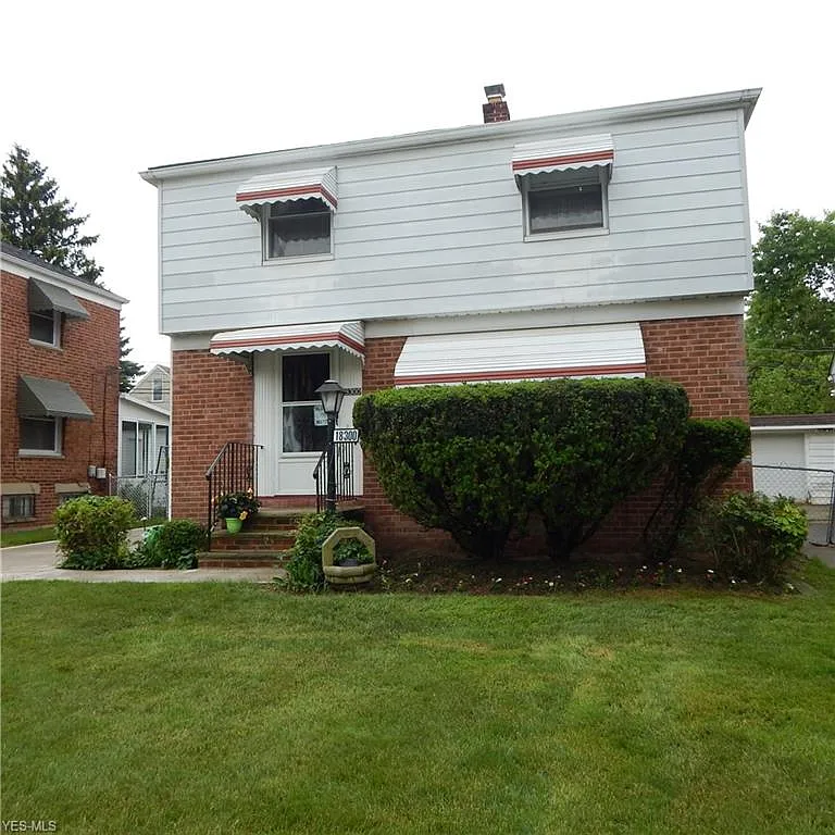 18300 Waterbury Ave photo 1