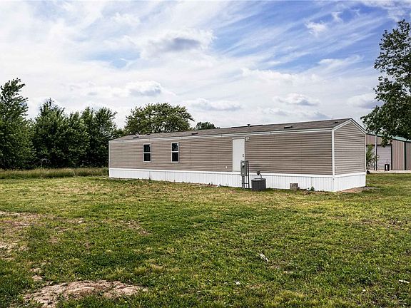 4th image of 3132 E 580 North Rd