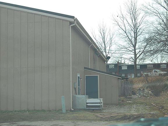 2nd image of 709 Benton St