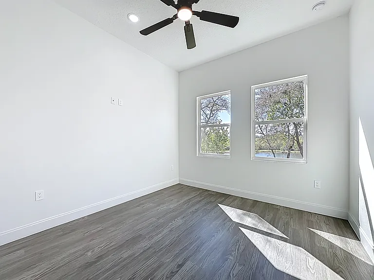2121 Broad Water Dr — Photo 26