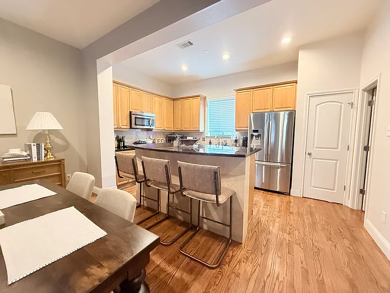 4230 Travis St #8 — Photo 9