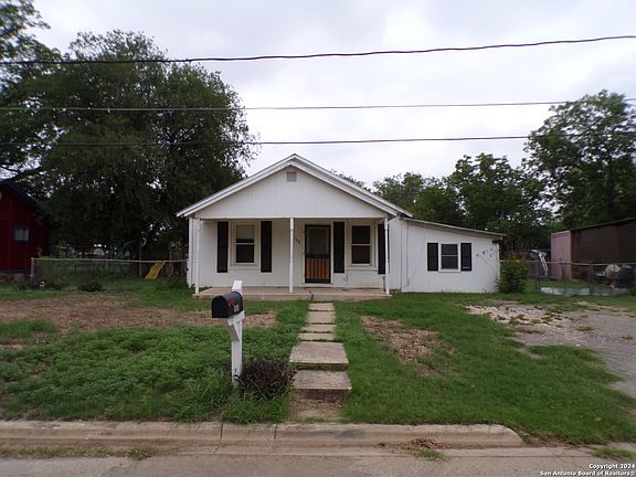2nd image of 108 W KNIPPA ST