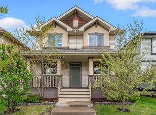 104 W Prestwick St SE, Calgary, AB T2Z 4K9