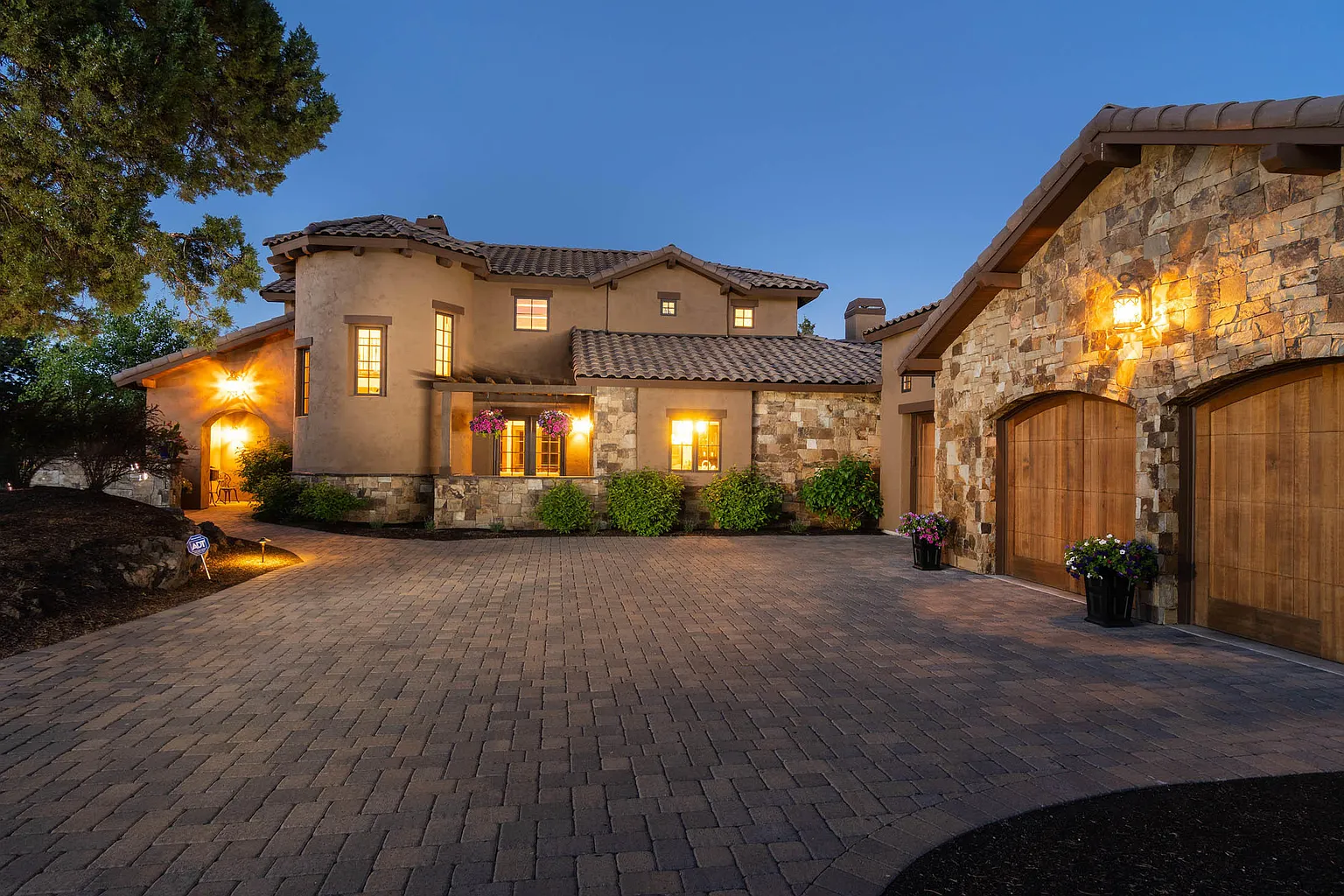 65640 Pronghorn Estates Dr photo 1