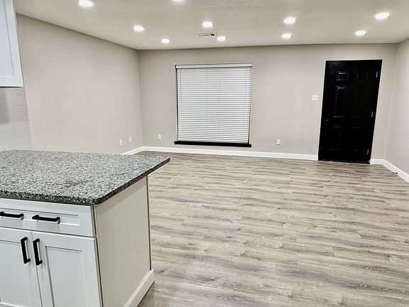 3rd image of 100 Wisteria Pl
