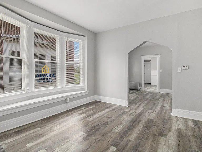 6716 Vinewood St — Photo 3