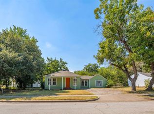 102 San Saba Ave, Benbrook, TX 76126