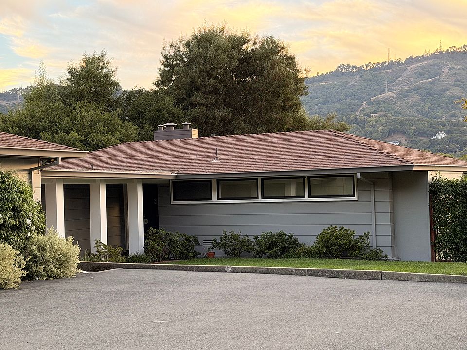 1st image of 36 Bobolink Rd