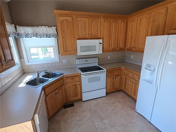 4th image of 27 Aspen Dr NW