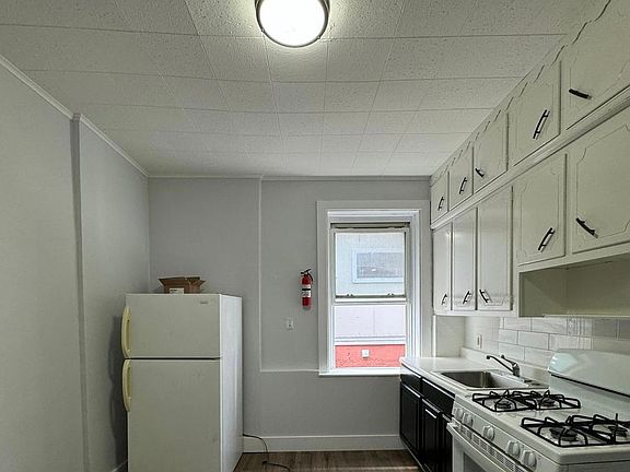 5th image of 935 Pavonia Ave #3