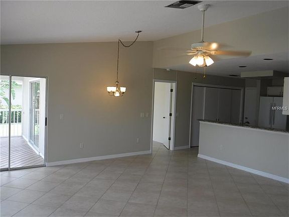 4th image of 3806 Bordeaux Dr