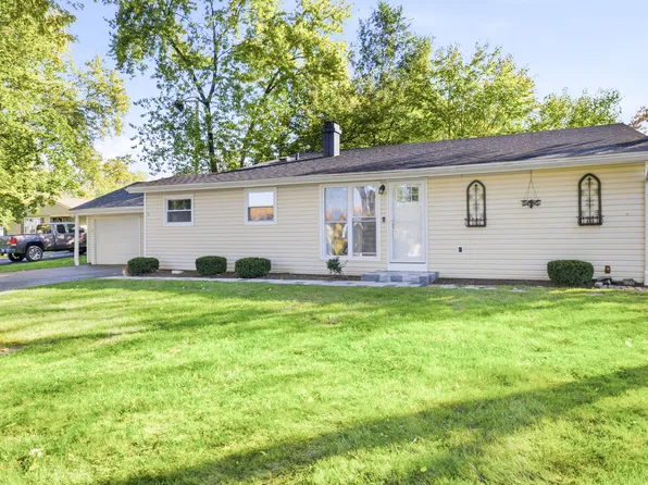 122 Caddy Ave, Carpentersville, IL 60110