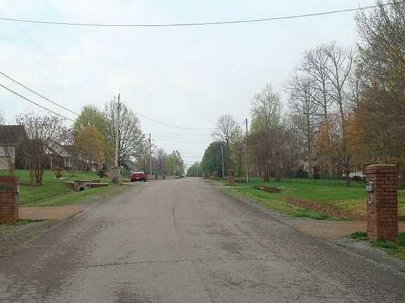 3rd image of 212 Shady Ln