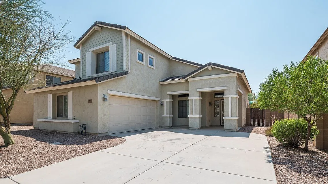 3 bed, 2595 sqft, $1,995 — Photo 1