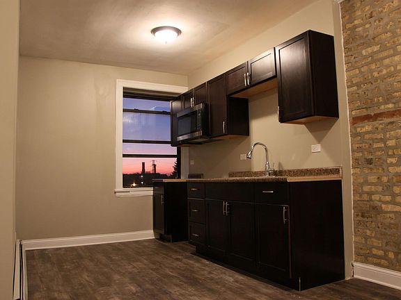 2nd image of 4425 N Milwaukee Ave #3N