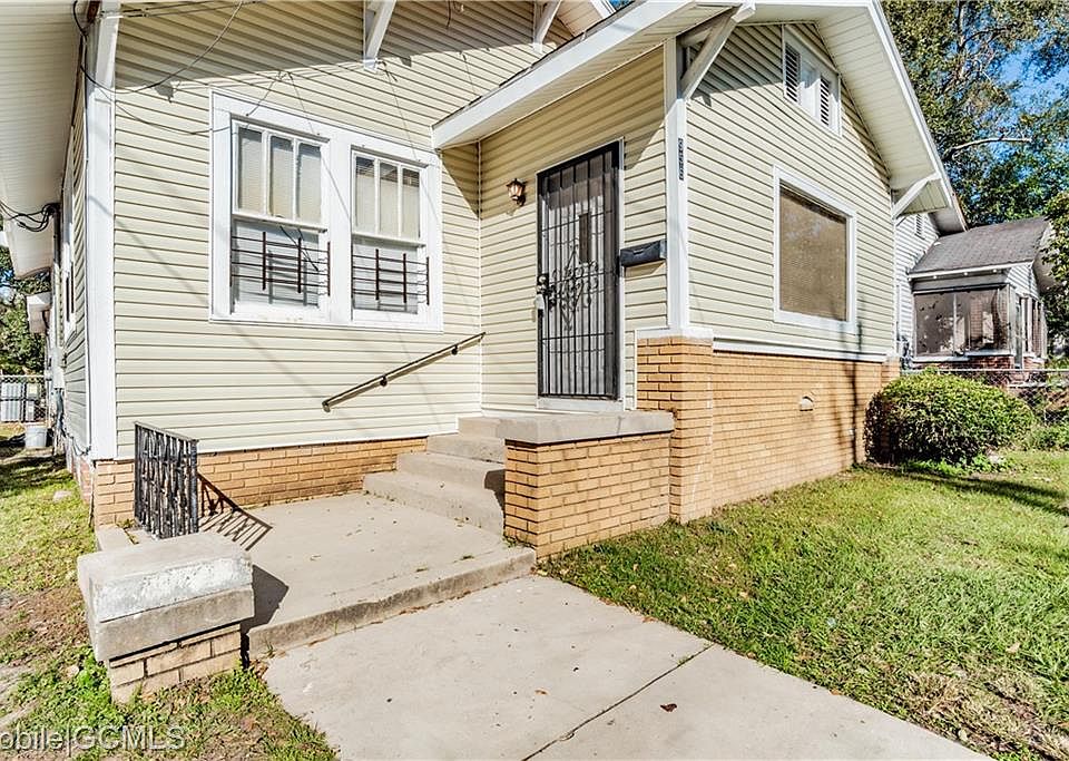 2nd image of 956 Virginia St