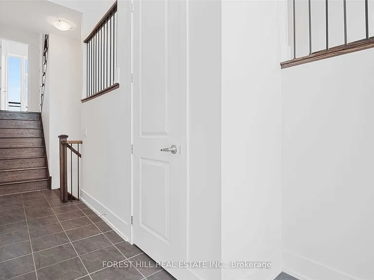 9144 Bathurst St — Photo 3