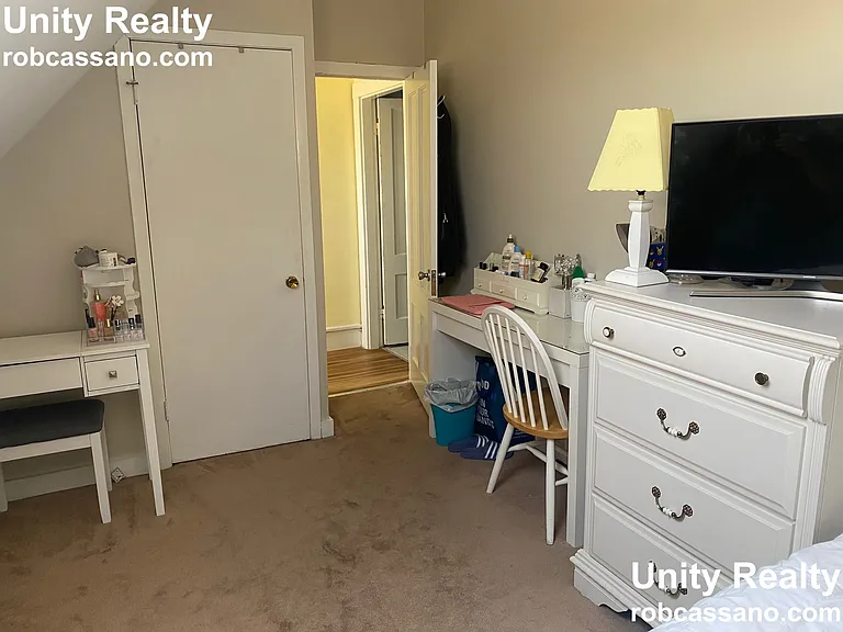 Bellevue Ter — Photo 17