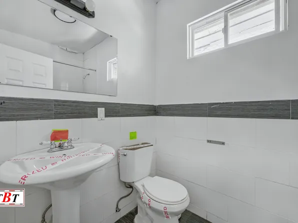 945 East 15th Street image 23 of 34