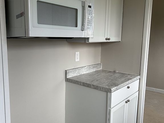 2nd image of 125 Holliday Dr #1