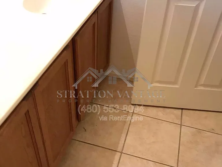 2919 S 93rd Ave — Photo 15