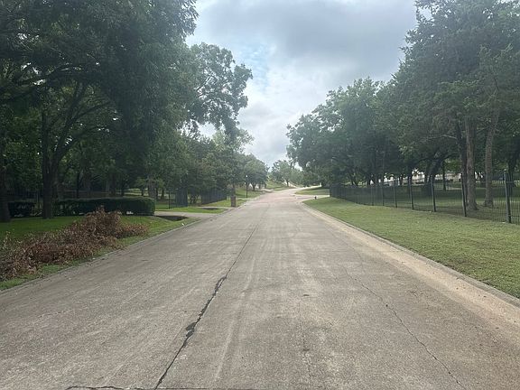 5th image of 1174 Whispering Oaks Dr
