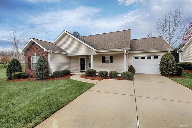 1st image of 160 Ashwood Ln