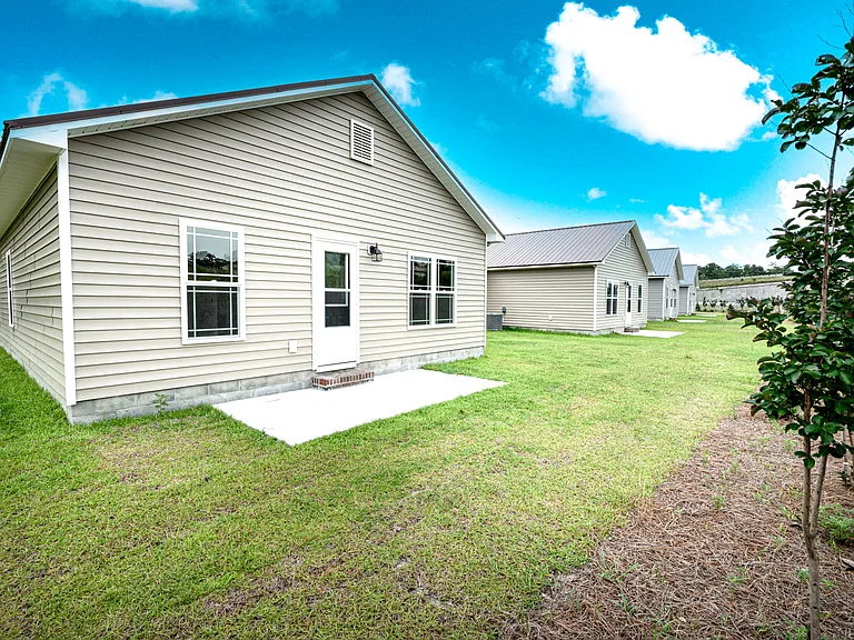 128 Macdonald Blvd — Photo 4