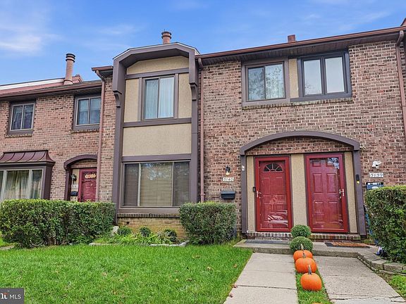 3rd image of 3140 Sheffield Pl