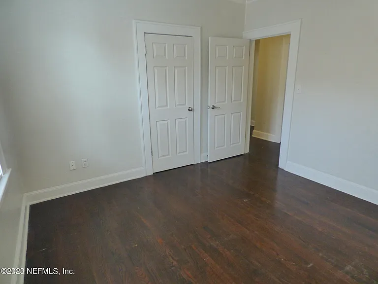 2671 College St — Photo 23