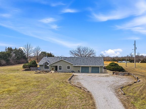 2nd image of 4439 NE Meriden Rd