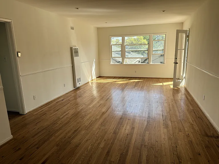 408 N Doheny Dr — Photo 16