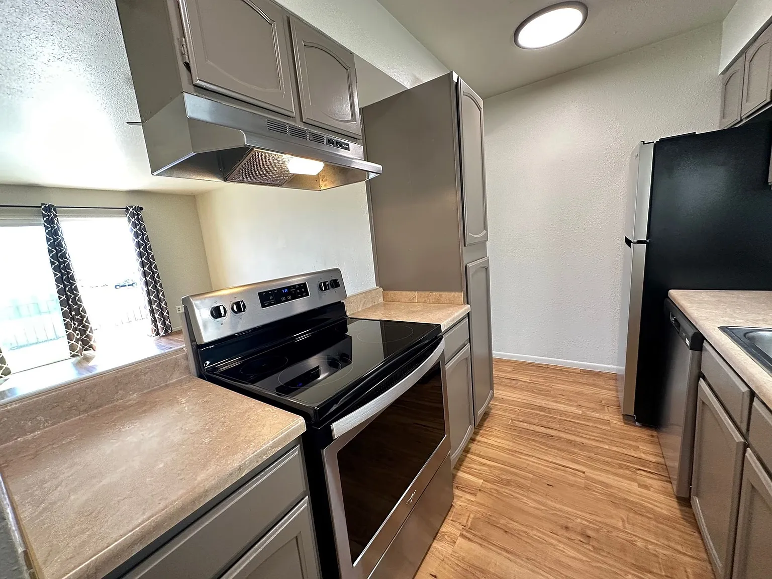 Stone Gate Apartments — Photo 3