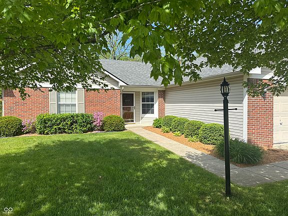 2nd image of 12301 Winding Creek Cir