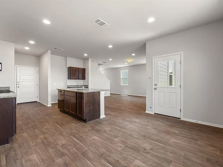 187 Haywood Mnr — Photo 7