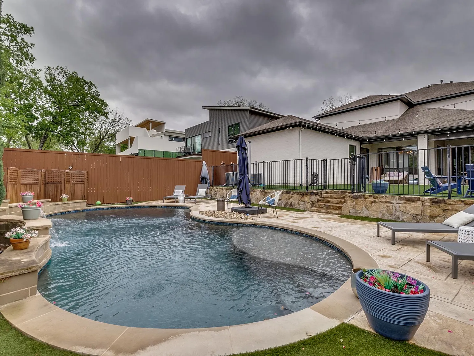 5 bed, 3305 sqft, $9,500 — Photo 4