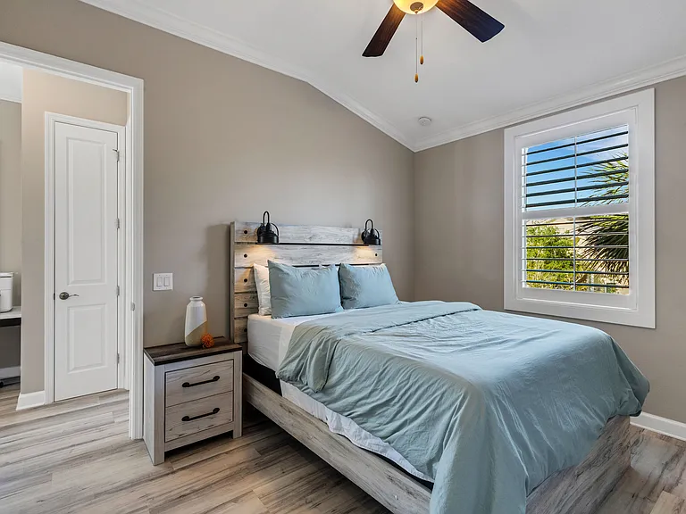 289 Sapphire Lake Dr #202 — Photo 13