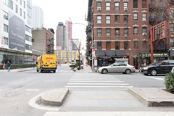 Rented by Urban Furnished LLC | media 29