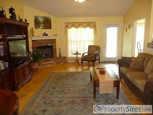 3rd image of 7806 Parkview Cir W