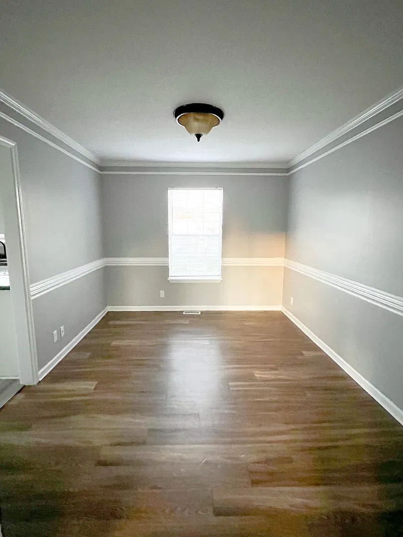 3 Bedroom 2 Bathroom Home with Fenced in Backyard — Photo 3