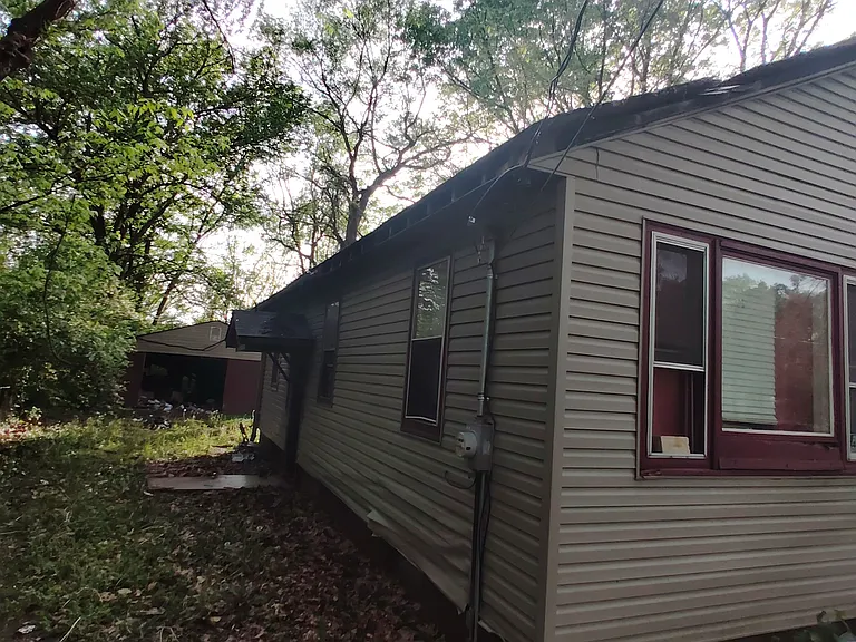 2418 Renois Ln — Photo 17