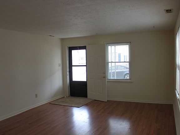 2nd image of 307 Richmond Ave