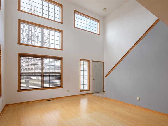 3rd image of 3613 Moraga Way