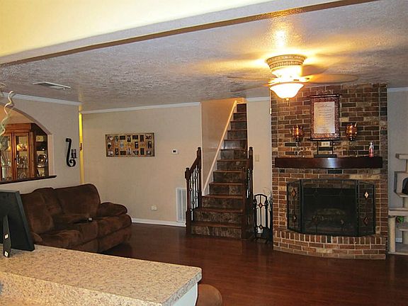 5th image of 1905 Zapp Ln