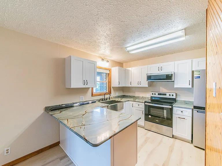 671 Riverview Dr — Photo 11