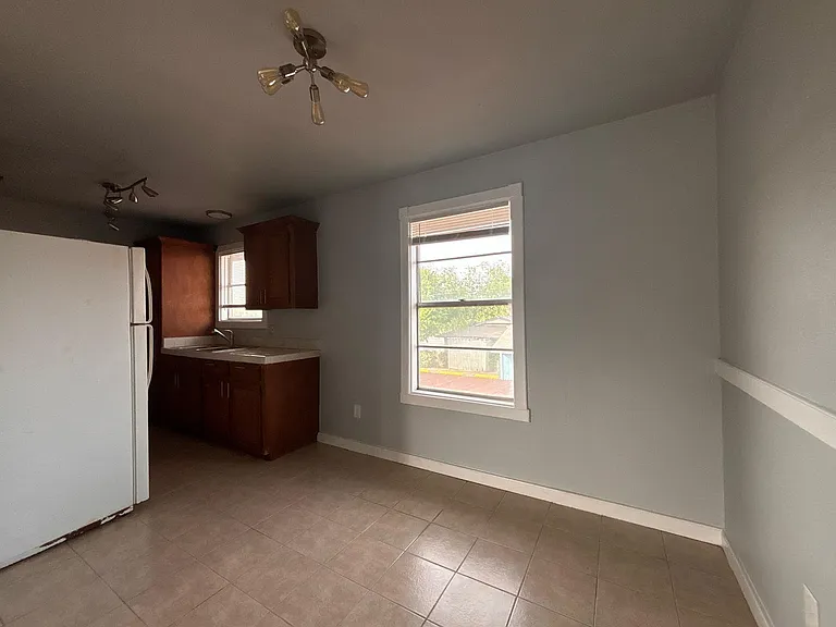 2428 Upas Ave — Photo 2