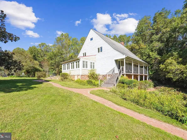 8060 Croom Rd, Upper Marlboro, MD 20772